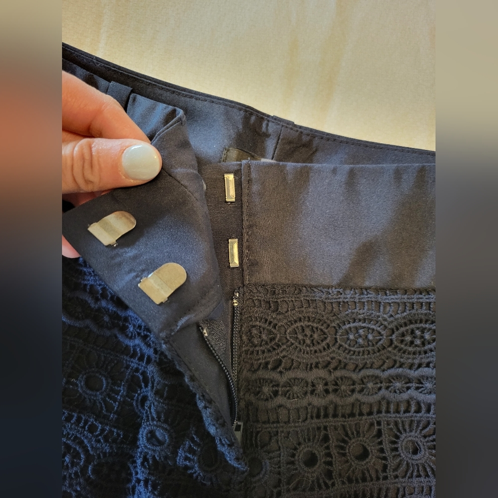 Shorts - Picture 4 of 6